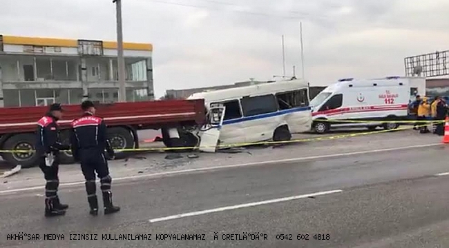 Akhisar Isci Servisi Kazasi 2 Olu 8 Yarali