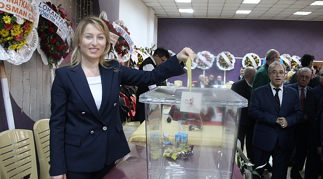 AKHİSAR'DA İLK DEFA KADIN ODA BAŞKANI GÜNEY ' 144 OYLA KAZANDI