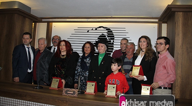 Akhisar Postası Kültür Sanat Ödülleri Sahiplerini buldu