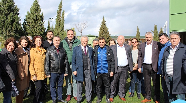 CHP den Akhisarspor a Karabük maçı öncesi Moral Ziyareti