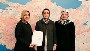 AKHİSAR AK PARTİ KADIN KOLLARI BAŞKANI ÜMİT AĞARLI MAZBATASINI ALDI