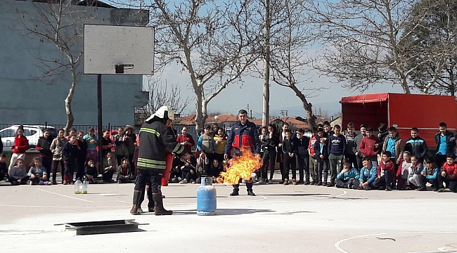 Akhisar İtfaiyesinden Okullarda Tatbikat