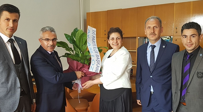 İYİ Parti’den Vergi Haftası Nedeni İle Vergi Dairesine Ziyaret