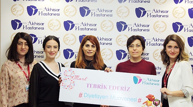 ÖZEL AKHİSAR HASTANESİ'NDE ÖDÜL TÖRENİ GERÇEKLEŞTİRİLDİ