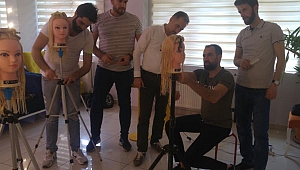 Akhisar Ödüllü kuaförü Ferdi Deren milli takıma meslektaşlarını Kazandırıyor