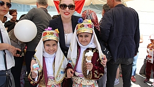 LOKANTACILAR ODASIN'DAN ÇOCUKLARA BAYRAM DONDURMASI