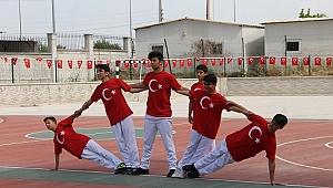 19 MAYIS COŞKUSUNU RAMİZ TAŞKINLAR FEN LİSESİ YAŞATTI