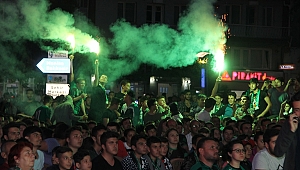 Akhisar da Yer Yerinden Oynadı
