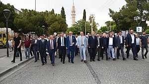 Akhisar Başkan Ergün'ü Bağrına Bastı