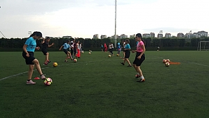 Belediyespor Kadın Futbol Takımı Geleceğin Yıldızlarını Seçiyor
