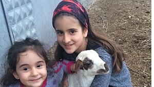 KENDİ KÜÇÜK YÜREĞİ BÜYÜK İREM SAKARYADA Kİ VAHŞETE DUYARSIZ KALMADI