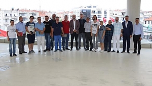 Akhisar Belediye Başkanı Salih Hızlı, Basın Bayramında Basın mensupları ile buluştu