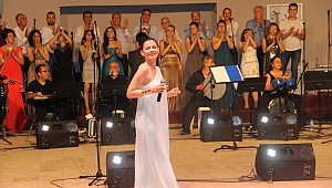 AKHİSAR MUSİKİ DERNEĞİNİN YAZ KONSERİ MEST ETTİ