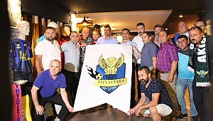 THYATEIRA MASTER FUTBOL TAKIMI DOSTLUK YEMEĞİNDE YÖNETİMİNİ TANITTI
