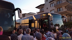 AKHİSAR DA HACI ADAYLARI DUALAR İLE UĞURLANDI