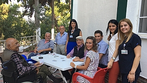Özel Akhisar Hastanesi, Huzurevi ile bayramlaştı