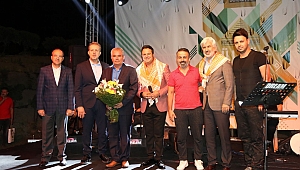 Akhisar'daki Balıkesirliler unutulmaz bir gece yaşadı