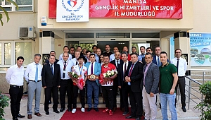 DÜNYA ŞAMPİYONU KEREM KAMAL'A GÖRKEMLİ KARŞILAMA