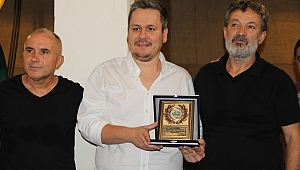 THYATEİRA MASTERLER´DEN KANTARCIOĞLU´NA PLAKET JESTİ