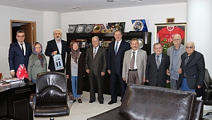 Akhisar Belediye Başkanı Salih Hızlı, huzurevi sakinlerini konuk etti