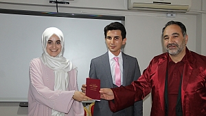 AKHİSAR MÜFTÜSÜ İLK KEZ RESMİ NİKÂH KIYDI