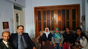 Akhisar'da Din Görevlileri 'Komşu' Projesiyle Evler Ziyaret Ediliyor