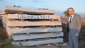 AKHİSAR'DA TREN YOLCULARI ÇİLE ÇEKİYOR