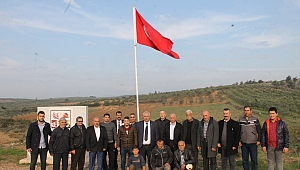 AKHİSAR'DA ŞEHİTLER ÇEŞMESİNE VE BAYRAĞIMIZA YAPILAN SAYGISIZLIĞA MHP SAHİP ÇIKTI
