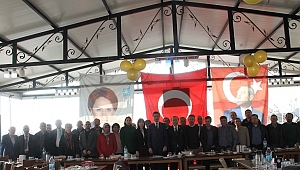 İYİ PARTİ AKHİSAR İ İLÇE YÖNETİMİNİ TANITTI