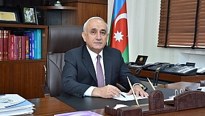 Rektör çalışanlara para dağıttı