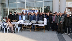 Akhisar Belediyesi işçilerin pilav hayrı