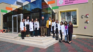 AKHİSAR KOLEJİ ÖĞRETMENLERİ VELİLERLE BİR ARAYA GELDİ