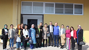 ERYÜKSEL HANIMLARA ÇAM FİDANI DAĞITTI