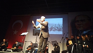 MANİSA CELAL BAYAR ÜNİVERSİTESİ AKHİSAR YERLEŞKESİNDE UNUTULMAYAN HATIRALAR VE TÜRKÜLERLE ÇANAKKALE DESTANI ANLATILDI