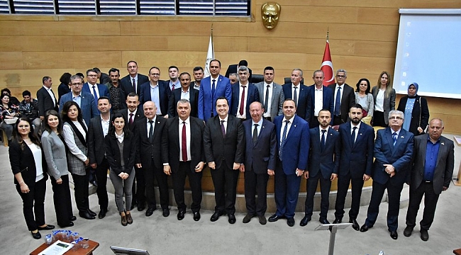 Akhisar Belediyesi yeni dönem ilk meclisi yapıldı