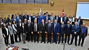 Akhisar Belediyesi yeni dönem ilk meclisi yapıldı