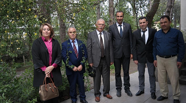 Akhisar Kaymakamı Sabit Kaya Akhisar Meteoroloji Müdürlüğünü Ziyaret Etti