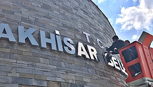 Başkan Dutlulu, Akhisar Belediyesi’ne T.C. ibaresi ekletti