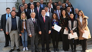 CHP Akhisar Belediye Meclis Üyelerini mazbatalarını aldılar