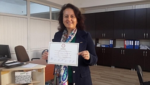 ULUCAMİ YENİ MUHTARI NESİBE ŞAKRAK MAZBATASINI ALDI