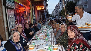 16 Sokak Esnafları İftarda Bir Araya Geldi