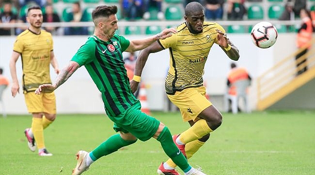 AKHİSAR YİNE KAYBETTİ 0-2