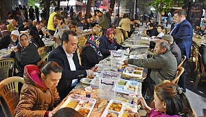 Başkan Dutlulu, ilk iftarını halkla birlikte açtı