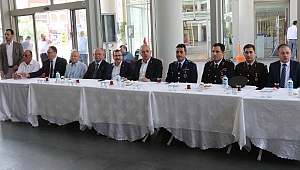 Akhisar'da bayramlaşma programı yapıldı