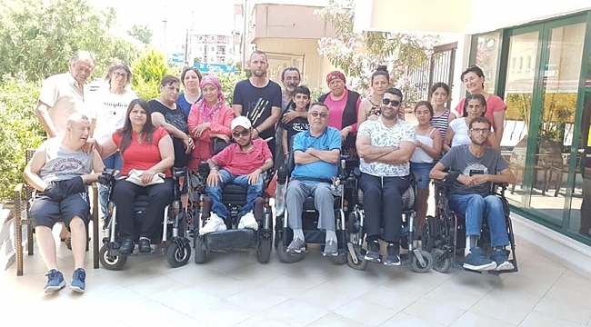 Akhisar Kent Konseyi Engelliler Meclisi Ayvalık'da Unutulmaz Tatil Yaptı
