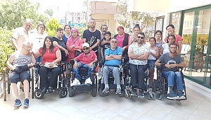Akhisar Kent Konseyi Engelliler Meclisi Ayvalık'da Unutulmaz Tatil Yaptı