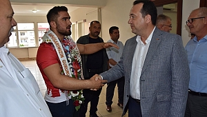 Avrupa Şampiyonu'na memleketi Akhisar'da karşılama
