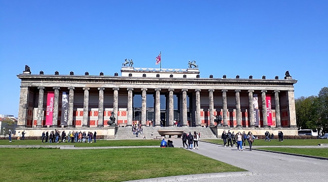 Daima Genç: Berlin