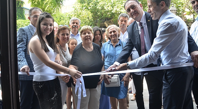 LAL, İLK KİŞİSEL FOTOĞRAF SERGİSİNİ TARİHİ ESKİ KASAPHANEDEKİ OLEA CAFE DE AÇTI