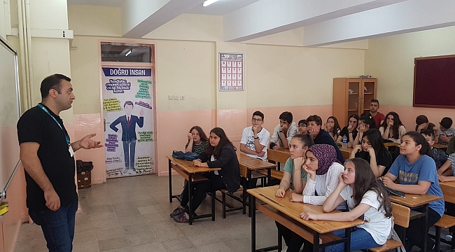 ÖZEL DOĞUŞ HASTANESİ’NiN ERGENLİK DÖNEMİ EĞİTİMLERİ DEVAM EDİYOR